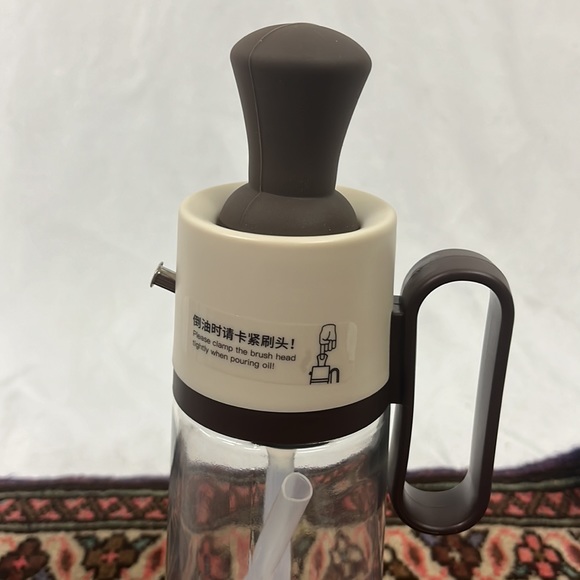 Pease Oil Dispenser Seasoning Bottle - Picture 6 of 9